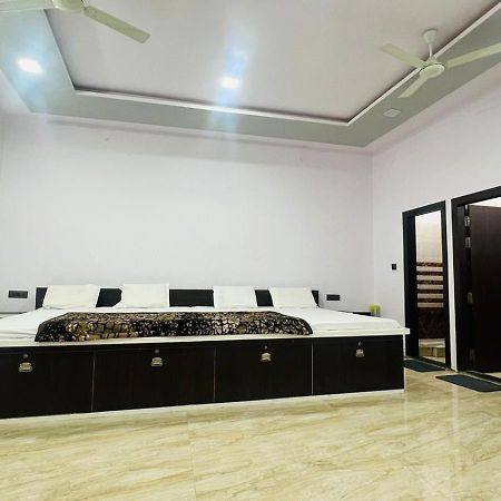 Hotel Rudra Residency Near Railway Station Матхура Экстерьер фото