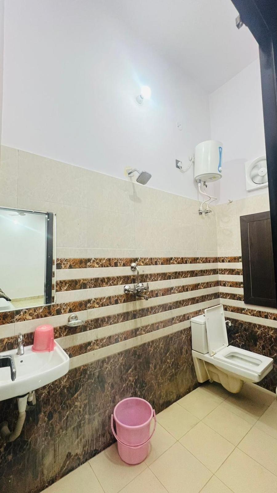 Hotel Rudra Residency Near Railway Station Матхура Экстерьер фото