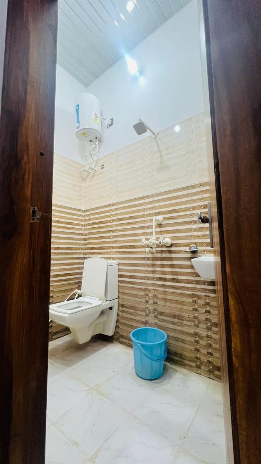 Hotel Rudra Residency Near Railway Station Матхура Экстерьер фото